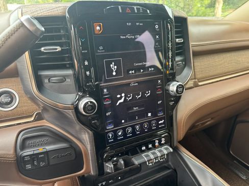 Used 2019 RAM 2500 Limited AWD/4WD image 32