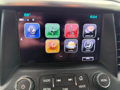 Used 2018 GMC Acadia SLT w/ LPO, Floor Liner Package FWD image 15