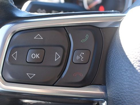 Used 2022 Jeep Wrangler Unlimited Sahara image 19