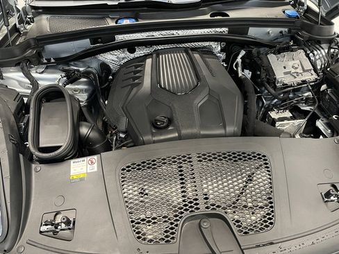 Used 2023 Porsche Macan image 20