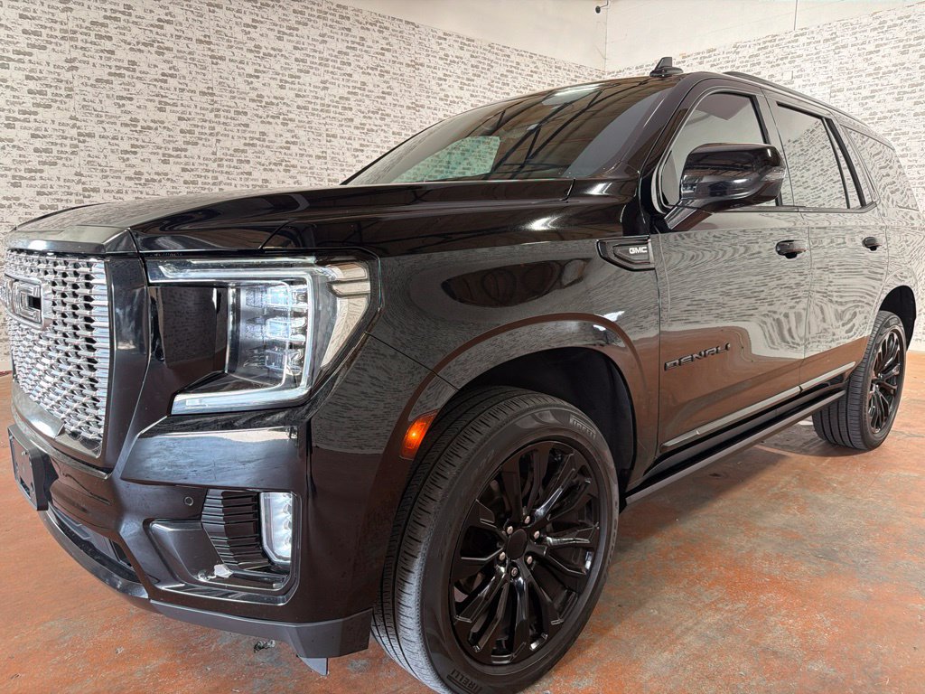 Used 2021 GMC Yukon Denali w/ Denali Premium Package AWD/4WD image 3