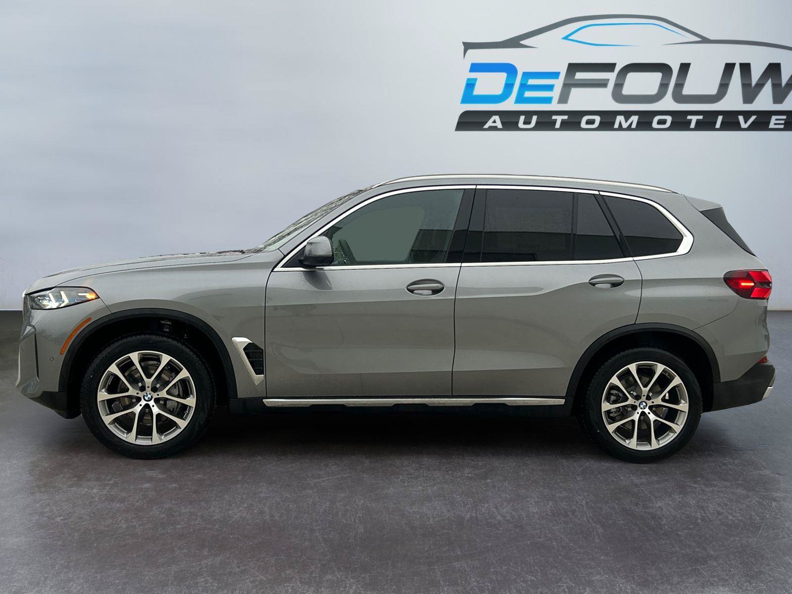 Used 2024 BMW X5 xDrive40i w/ Premium Package AWD/4WD image 6