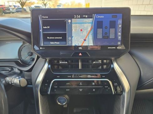 Used 2022 Toyota Venza XLE image 59