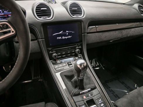 Certified 2021 Porsche 718 Boxster Spyder RWD image 16
