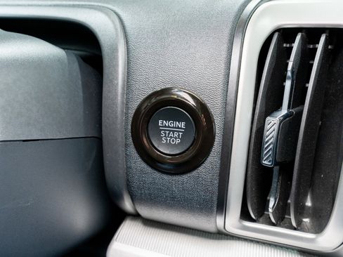 Used 2025 Ford Expedition Max Active image 30