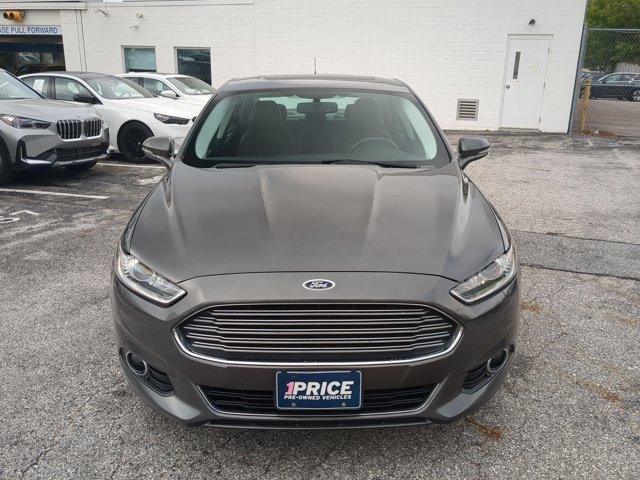 Used 2016 Ford Fusion Titanium AWD/4WD image 2