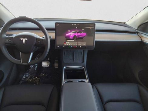 Used 2023 Tesla Model Y Performance image 13