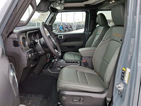 New 2026 Jeep Gladiator Mojave AWD/4WD image 8