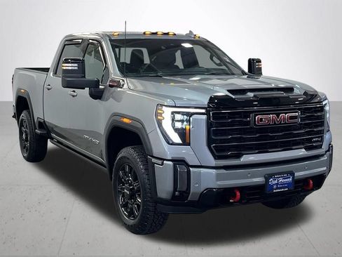 Used 2024 GMC Sierra 3500 AT4 w/ AT4 Premium Plus Package AWD/4WD image 9