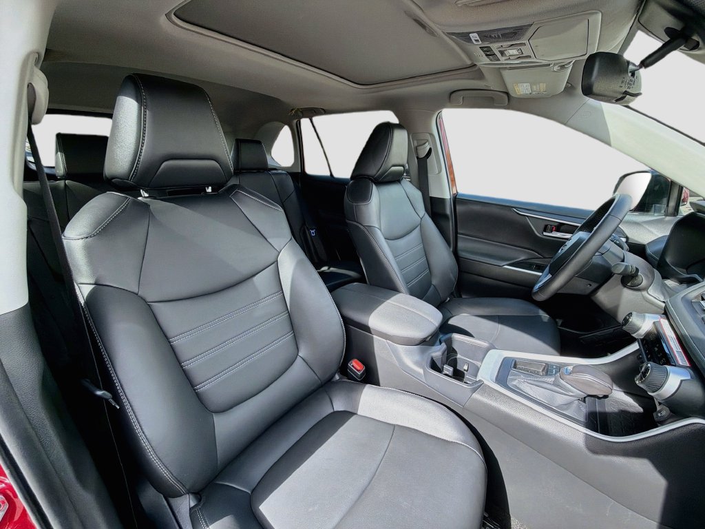 Used 2025 Toyota RAV4 XLE Premium FWD image 27