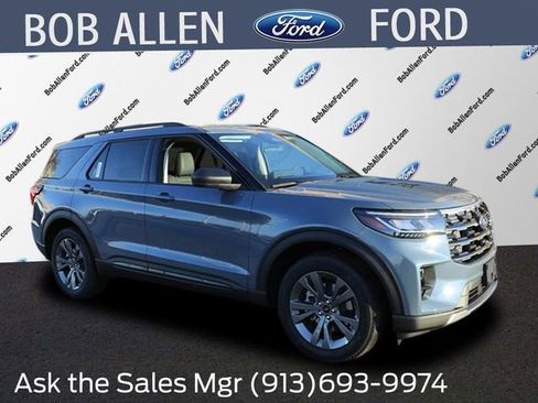 New 2026 Ford Explorer Active w/ Active Comfort Package AWD/4WD image 1