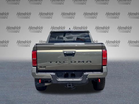 Used 2025 Toyota Tacoma TRD Off-Road AWD/4WD image 9