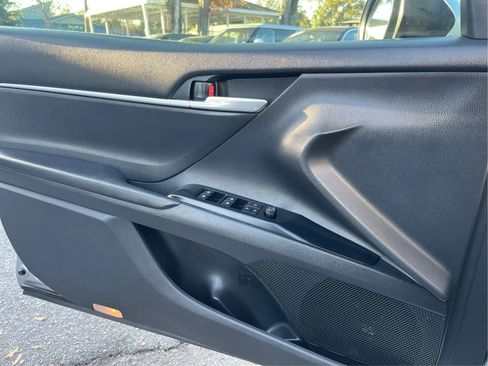 Used 2019 Toyota Camry SE image 20