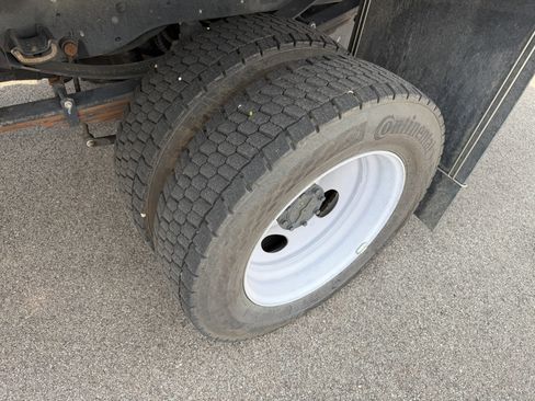 Used 2024 Ford F550 4x4 Regular Cab Super Duty image 4