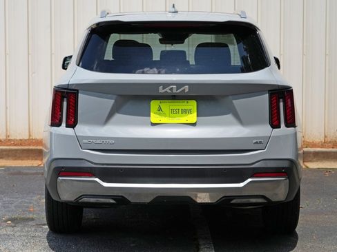Used 2025 Kia Sorento S w/ Panoramic Sunroof Package AWD/4WD image 50