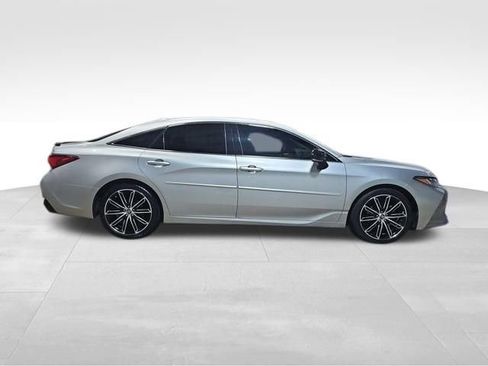 Used 2019 Toyota Avalon Touring w/ Advanced Safety Package image 6