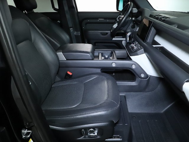 Used 2023 Land Rover Defender 130 X-Dynamic SE AWD/4WD image 33