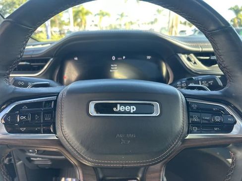 Used 2022 Jeep Grand Cherokee L Summit w/ Luxury Tech Group V image 47