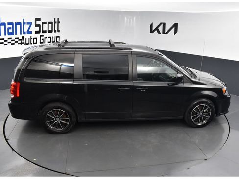 Used 2019 Dodge Grand Caravan GT FWD image 14