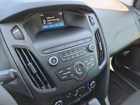 Used 2018 Ford Focus SE FWD image 27