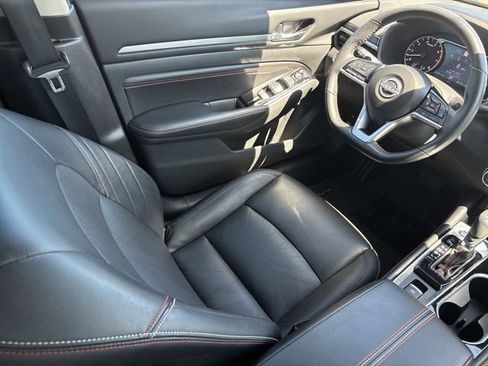 Used 2023 Nissan Altima 2.0 SR FWD image 16