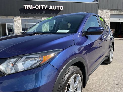 Used 2016 Honda HR-V EX image 2