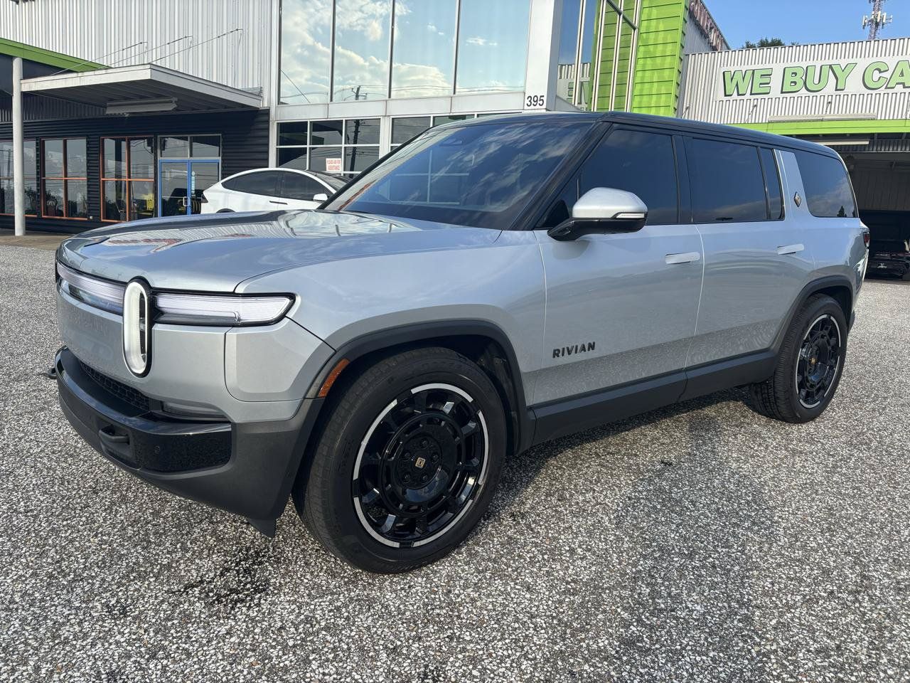 Used 2025 Rivian R1S Adventure Dual AWD/4WD image 26