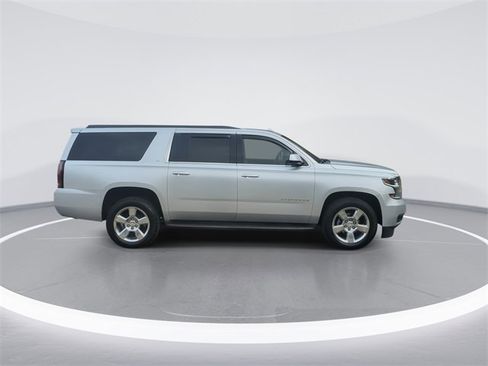 Used 2016 Chevrolet Suburban LT image 13