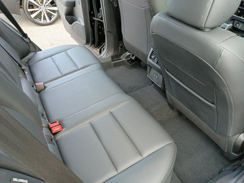 Used 2025 Nissan Rogue SV w/ SV Premium Package FWD image 29