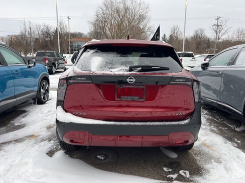 Used 2025 Nissan Kicks SR image 5