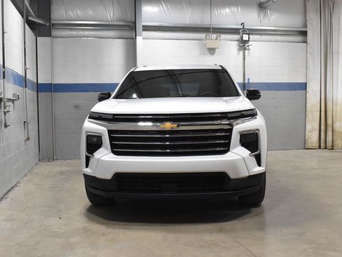 Used 2025 Chevrolet Traverse LT w/ LPO, Floor Liner Package AWD/4WD image 28