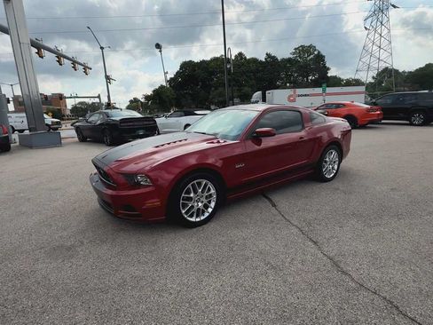 Used 2014 Ford Mustang GT Premium w/ Comfort Package RWD image 4