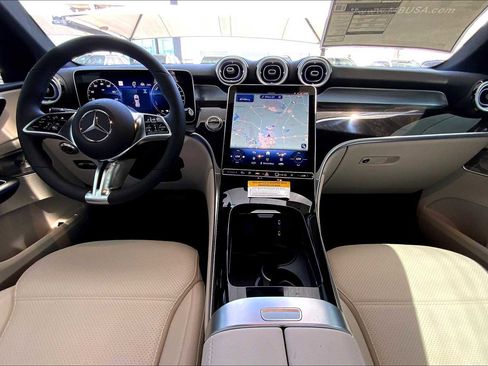 New 2025 Mercedes-Benz GLC 350e GLC 350e image 8