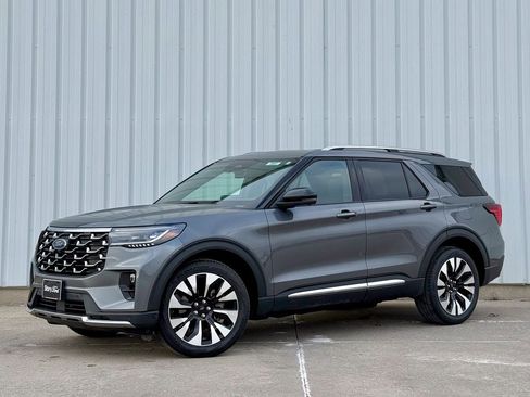 Certified 2025 Ford Explorer Platinum w/ LUX Leather Package AWD/4WD image 2
