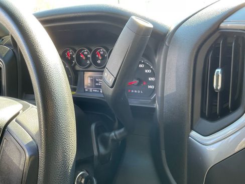 Used 2023 Chevrolet Silverado 2500 Custom w/ Custom Value Package image 33