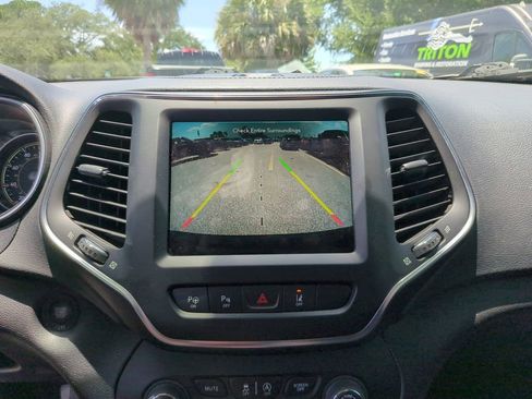 Used 2023 Jeep Cherokee Altitude Lux AWD/4WD image 22