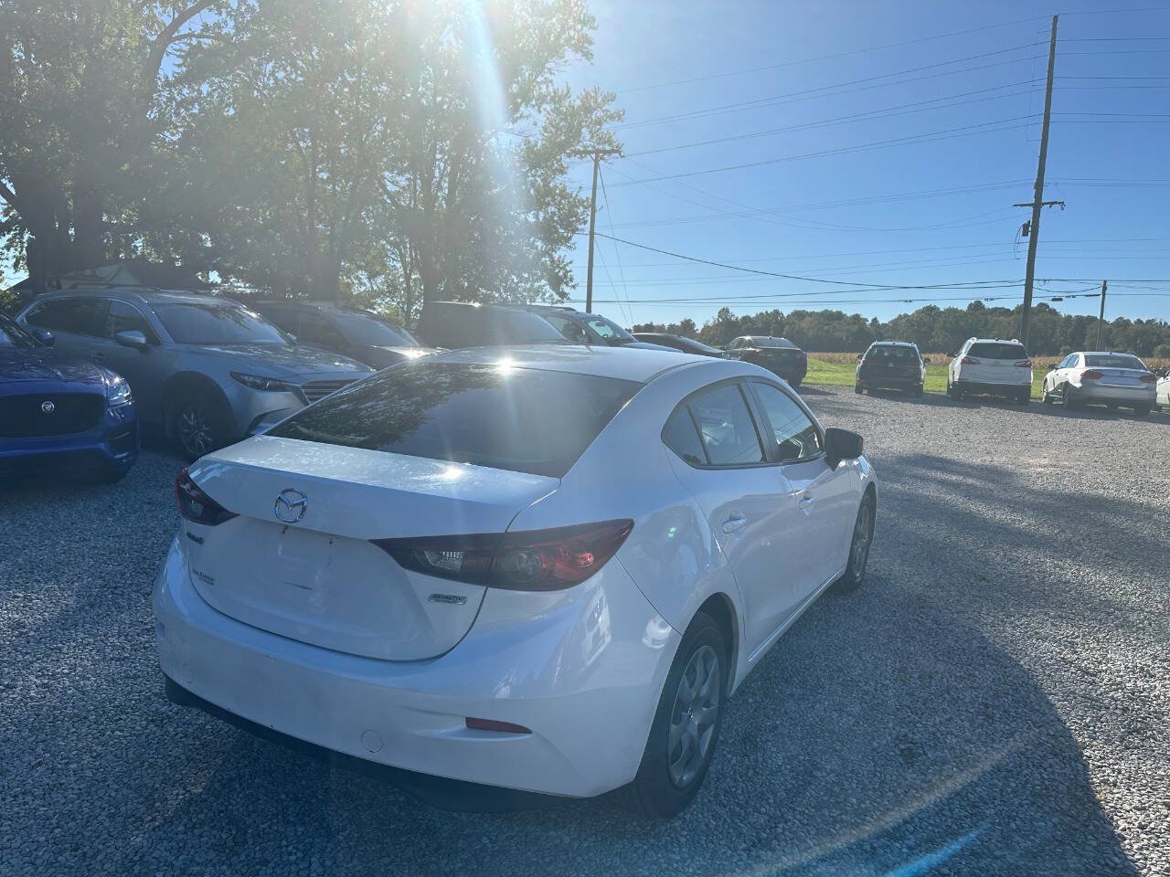 Used 2015 MAZDA MAZDA3 i Sport FWD image 3