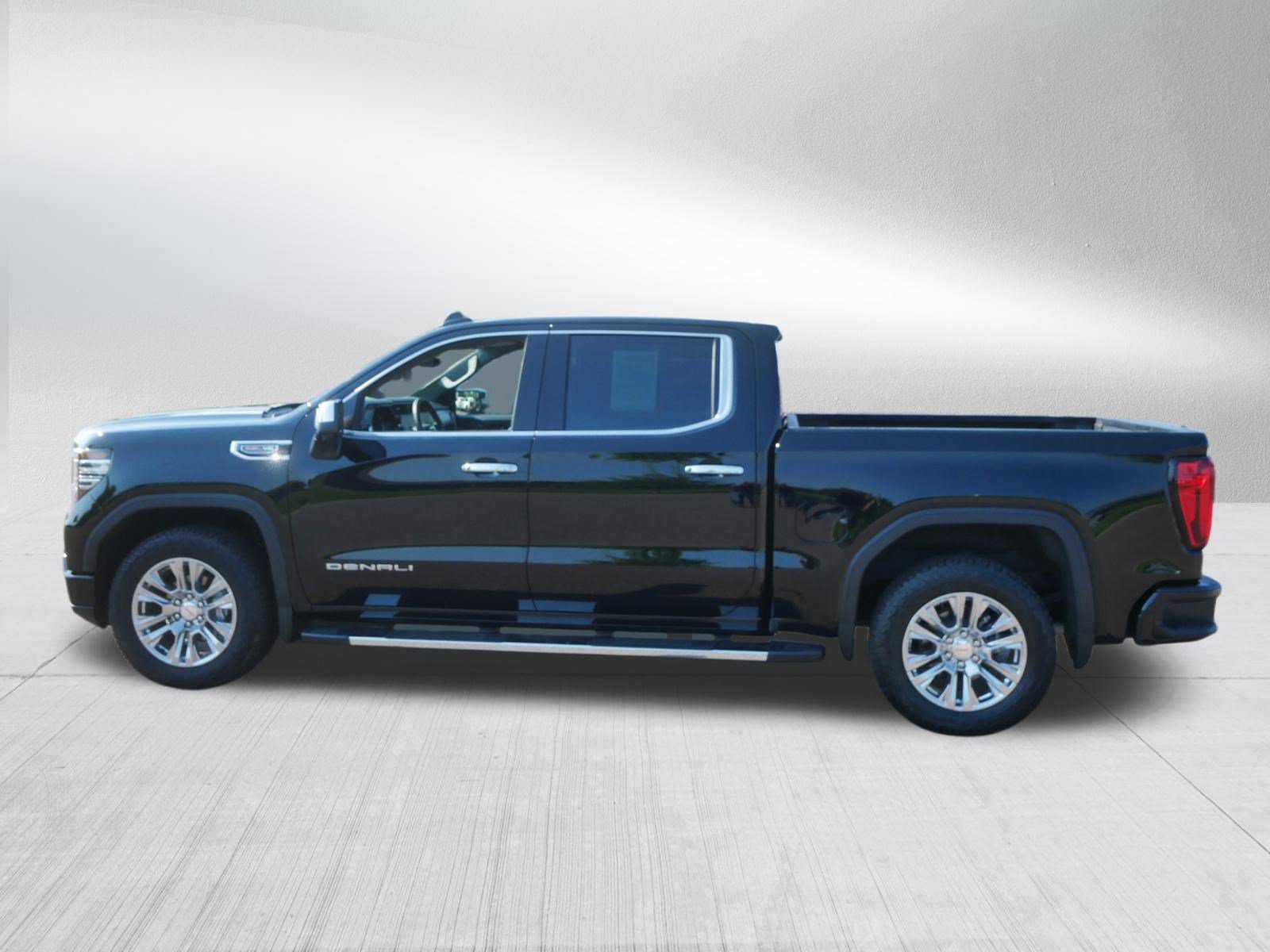 Used 2026 GMC Sierra 1500 Denali w/ Technology Package AWD/4WD image 4