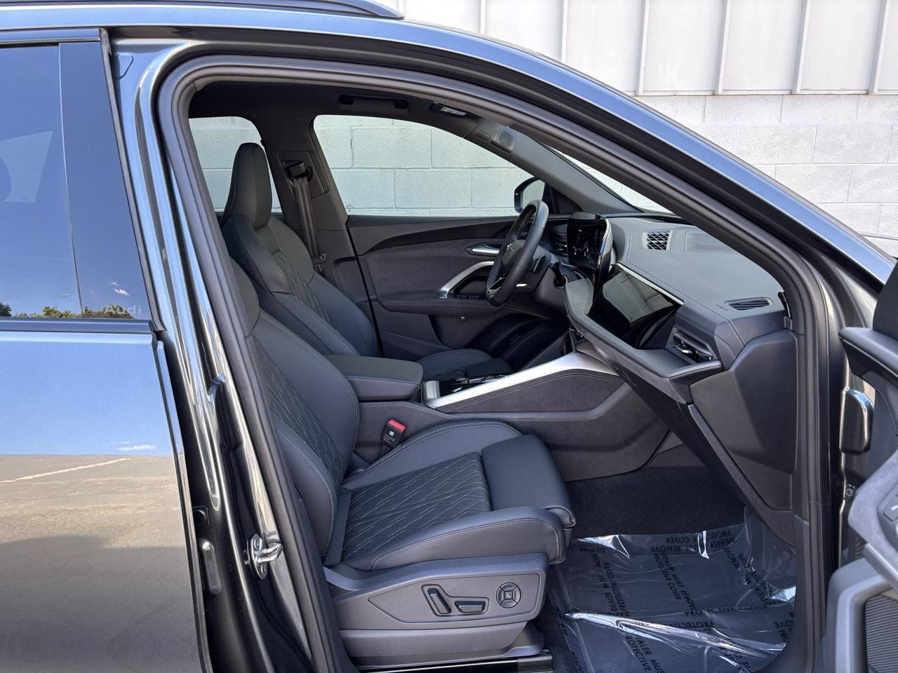 Used 2025 Audi SQ5 Premium Plus w/ Premium Plus Package AWD/4WD image 23