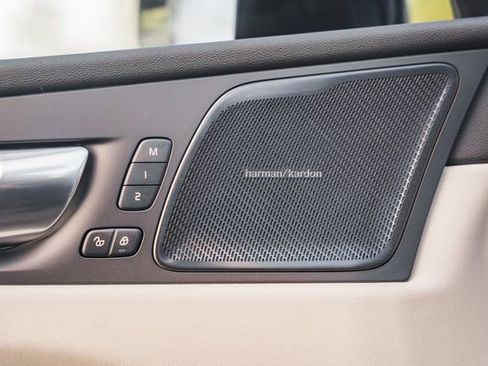 New 2026 Volvo XC60 B5 Ultra w/ Protection Package Premier image 40