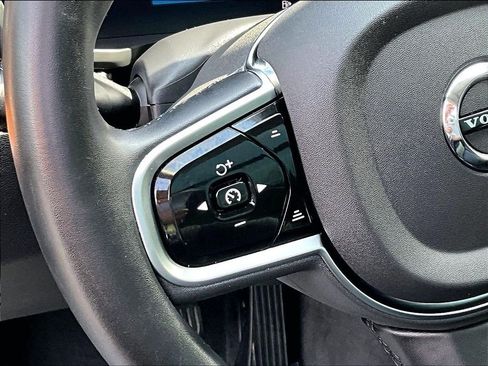 Used 2024 Volvo XC60 B5 Plus w/ Climate Package AWD/4WD image 19