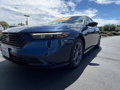 Used 2025 Honda Accord EX-L image 9