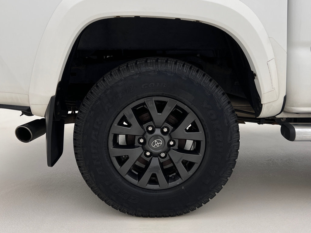 Used 2022 Toyota Tacoma SR5 AWD/4WD image 27
