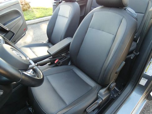 Used 2018 Volkswagen Beetle 2.0T S image 43