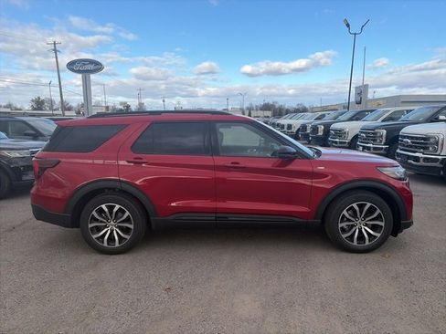 New 2026 Ford Explorer ST-Line image 7