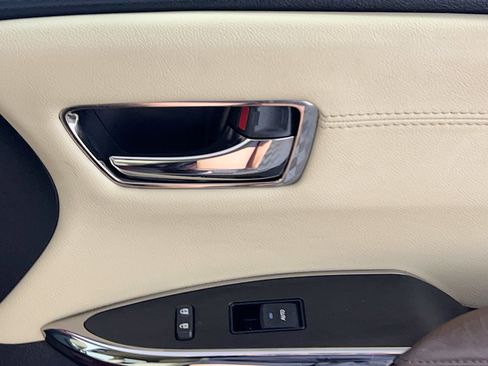 Used 2014 Toyota Avalon XLE Touring image 32