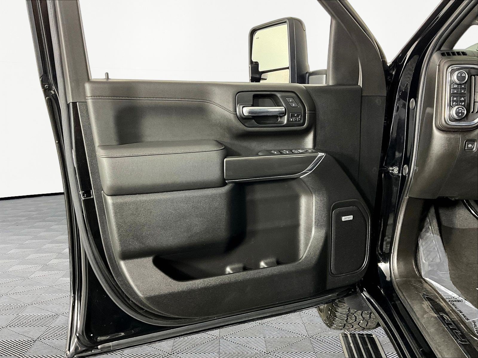 Used 2021 GMC Sierra 3500 AT4 w/ AT4 Premium Plus Package AWD/4WD image 21