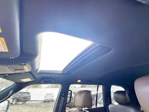 Used 2023 Nissan Armada Platinum w/ Captain's Chairs Package RWD image 24