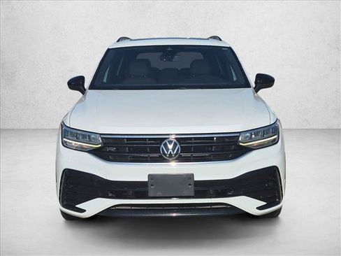Used 2023 Volkswagen Tiguan SE R-Line FWD image 2
