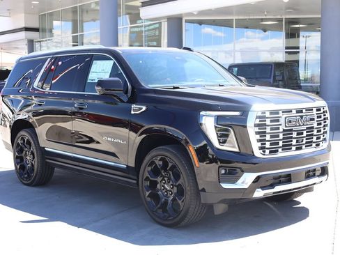 New 2026 GMC Yukon Denali w/ Denali Reserve Package AWD/4WD image 8
